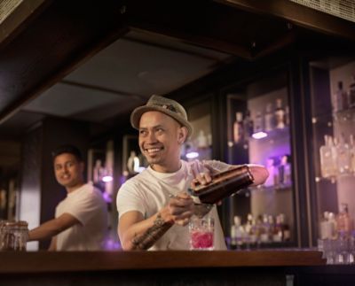 Wine & Dine - Cordis restaurants and bars at the heart of Auckland – cocktails, afternoon teas, and an international buffet.